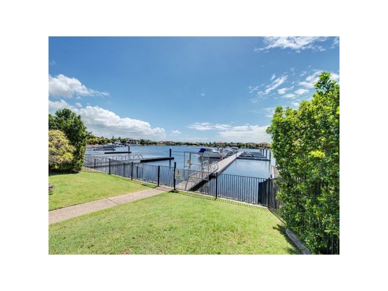 555 Oyster Cove Prom, Helensvale QLD 4212