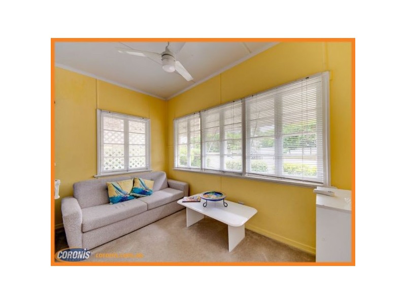 217 Rainbow Street, Sandgate QLD 4017