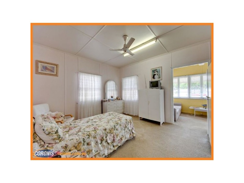 217 Rainbow Street, Sandgate QLD 4017
