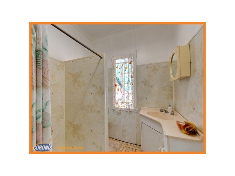 217 Rainbow Street, Sandgate QLD 4017