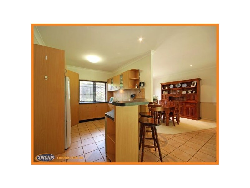 9 Amanda Place, Bridgeman Downs QLD 4035