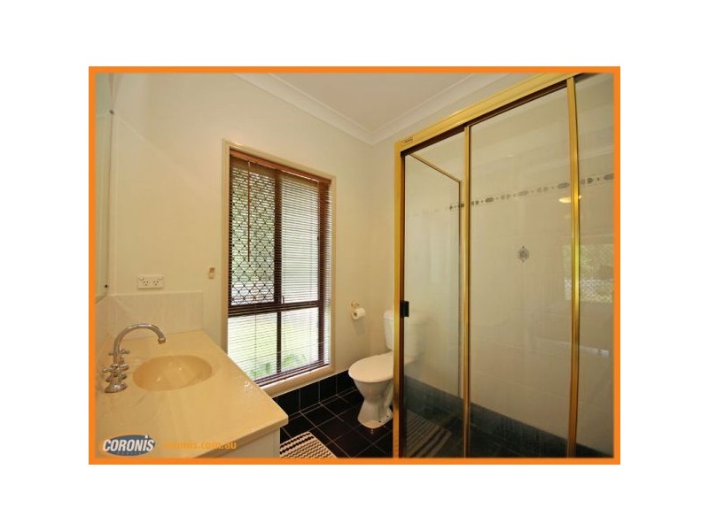 9 Amanda Place, Bridgeman Downs QLD 4035