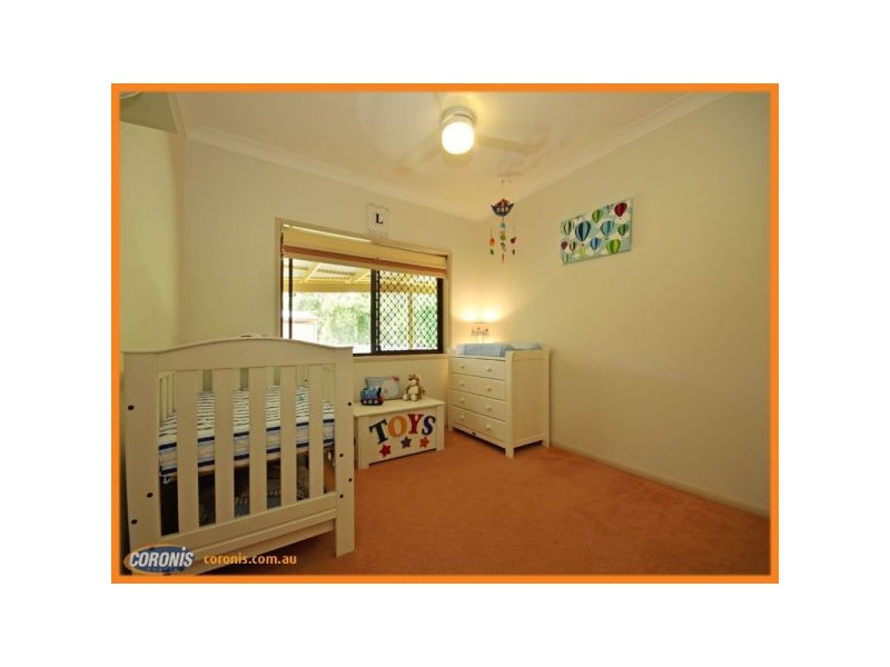 9 Amanda Place, Bridgeman Downs QLD 4035