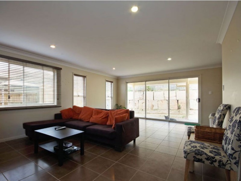 22 Caspian Parade, Warner QLD 4500