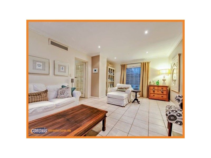 8 Clunies Ross Street, Mount Ommaney QLD 4074