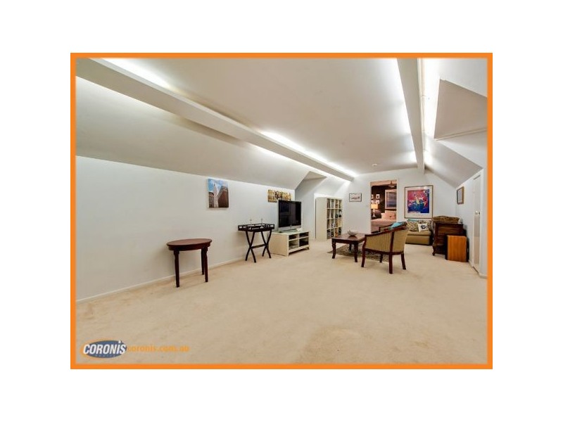 8 Clunies Ross Street, Mount Ommaney QLD 4074