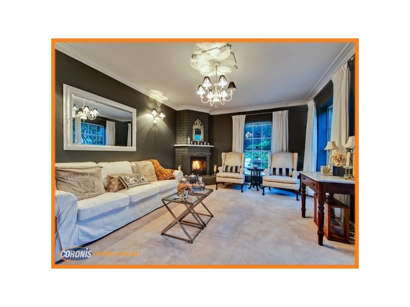 8 Clunies Ross Street, Mount Ommaney QLD 4074