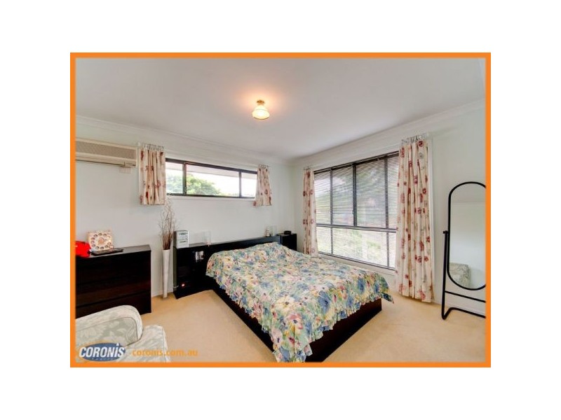 5 Mareeba Court, Arana Hills QLD 4054