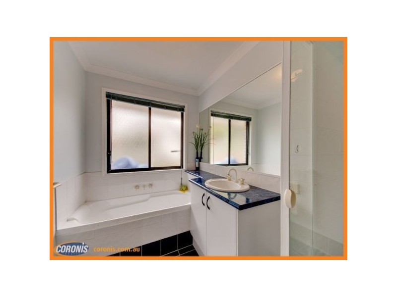 5 Mareeba Court, Arana Hills QLD 4054