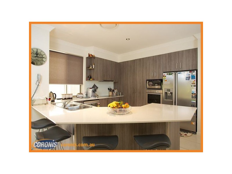 10 Chip In Place, Helensvale QLD 4212