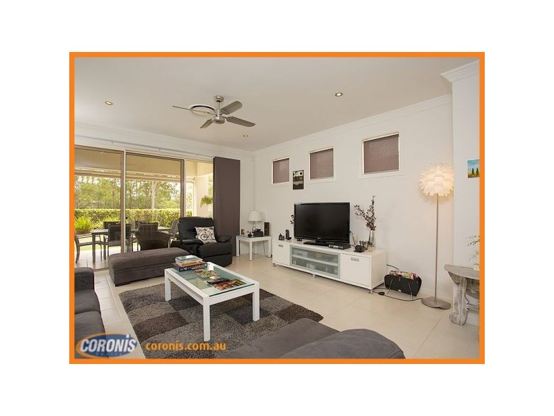 10 Chip In Place, Helensvale QLD 4212