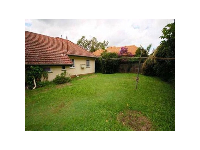 19 Laura Street, Tarragindi QLD 4121