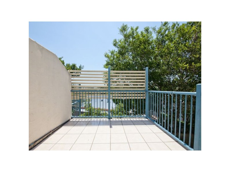 8/262 Cavendish Road, Coorparoo QLD 4151