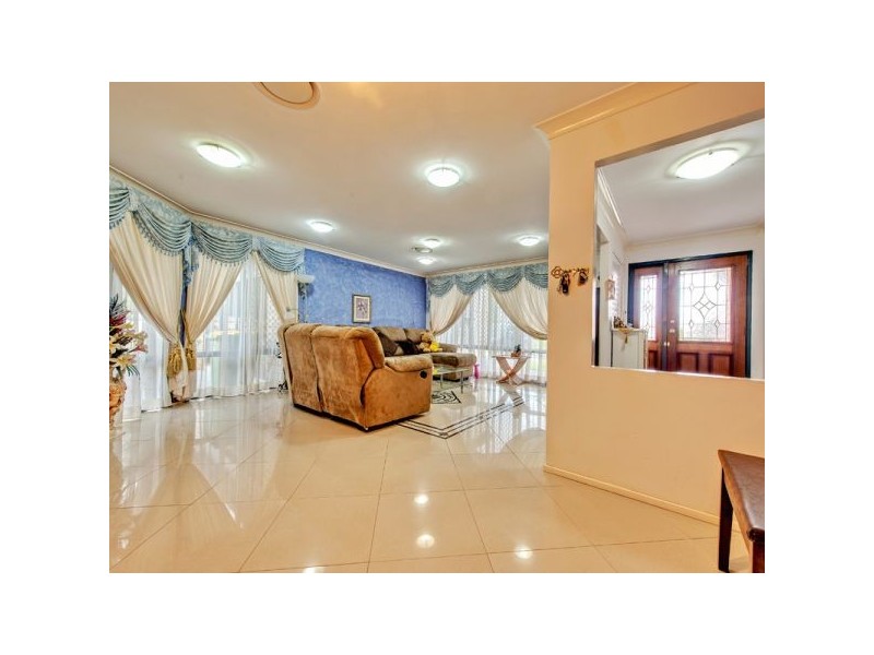 43 Meadowbrook Drive, Meadowbrook QLD 4131