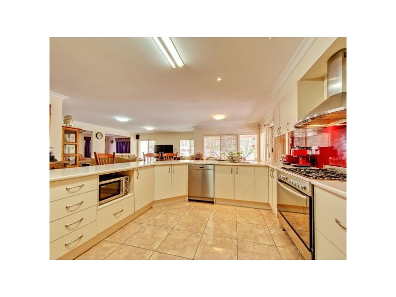 10 Dew Close, Springfield Lakes QLD 4300