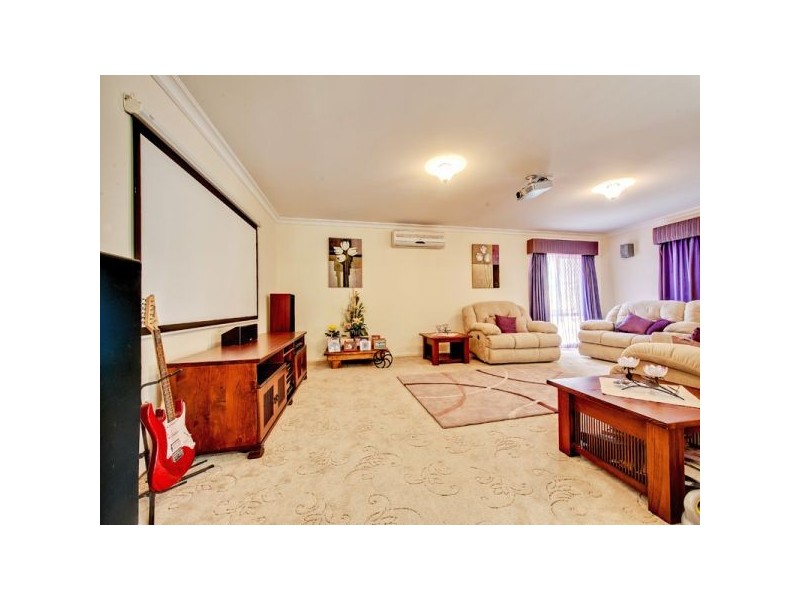 10 Dew Close, Springfield Lakes QLD 4300