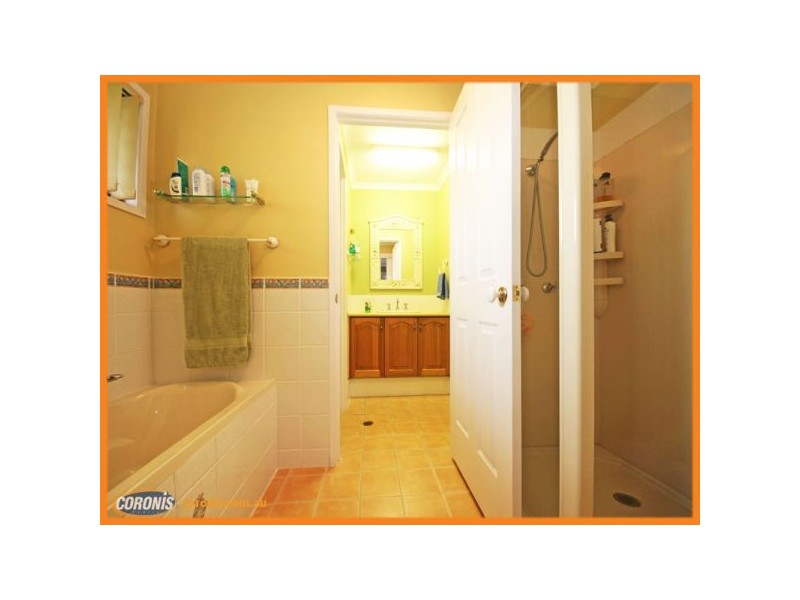 4 Alexander Crescent, Morayfield QLD 4506