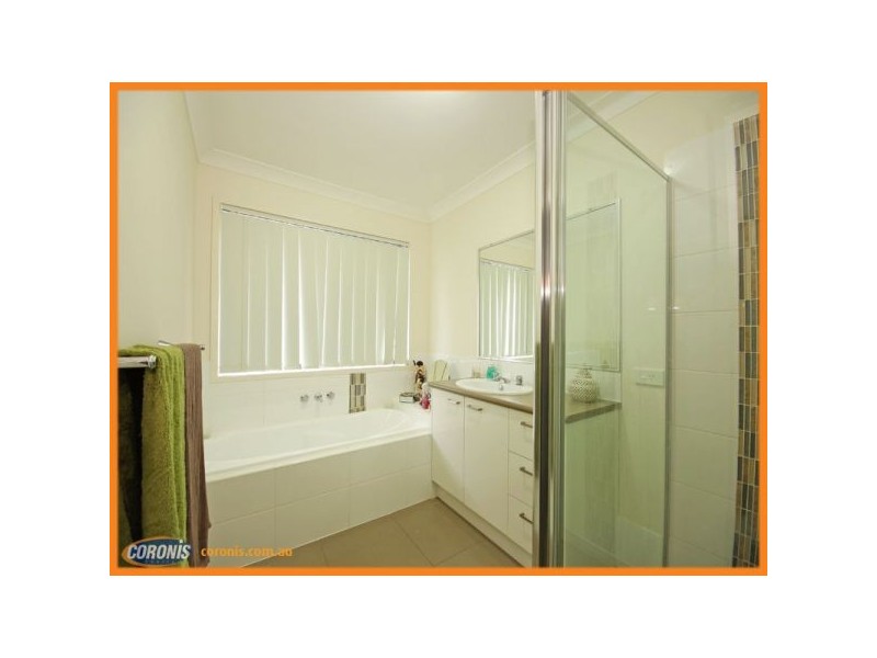 17 Booyong Place, Bridgeman Downs QLD 4035