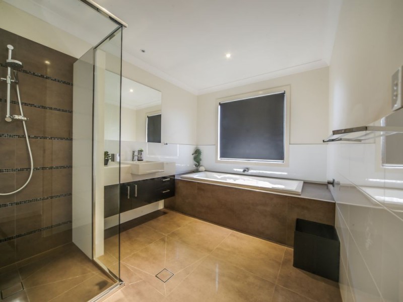 2 Coachella Crescent, Upper Coomera QLD 4209