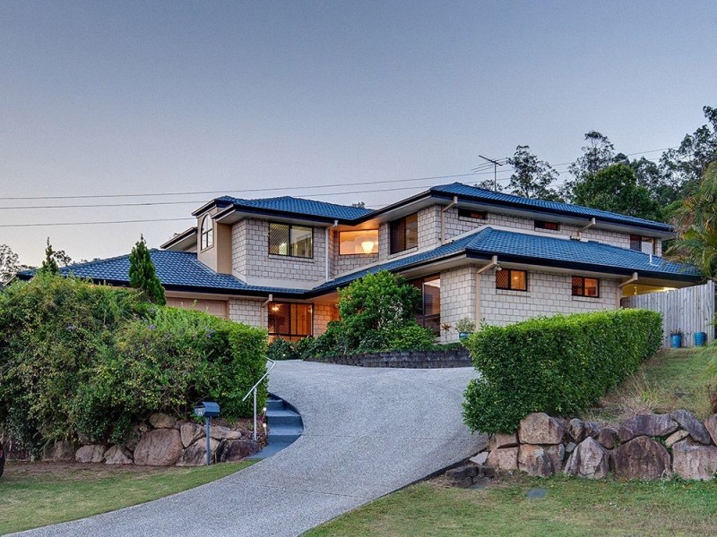 21 Quandong Crescent, Arana Hills QLD 4054