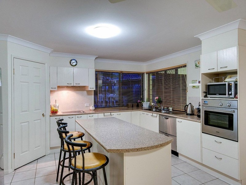 21 Quandong Crescent, Arana Hills QLD 4054