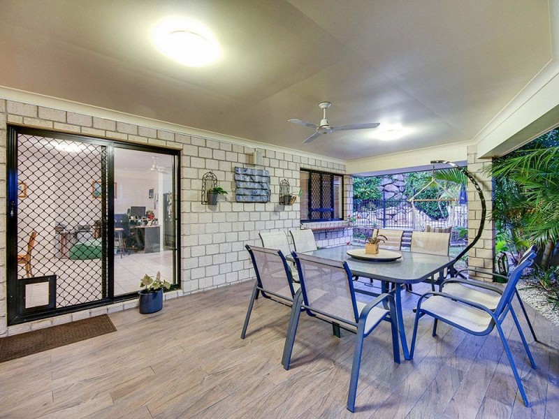 21 Quandong Crescent, Arana Hills QLD 4054