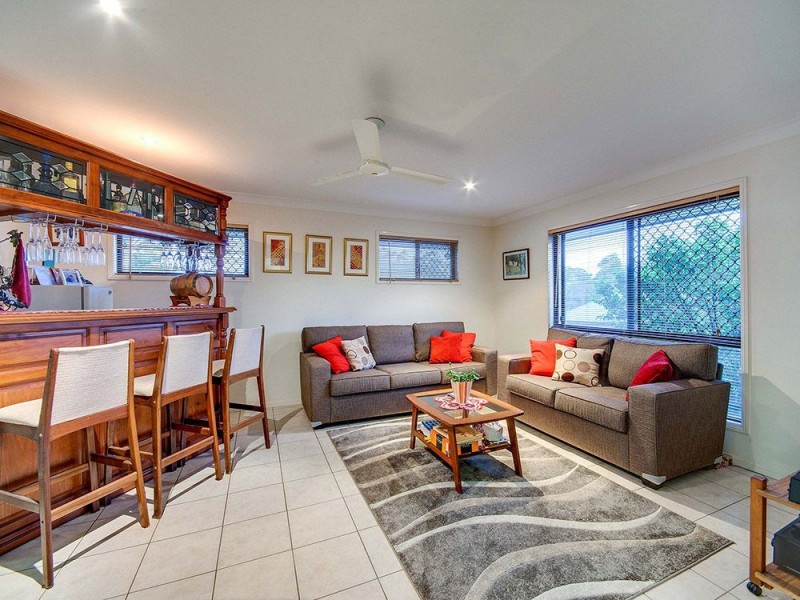 21 Quandong Crescent, Arana Hills QLD 4054