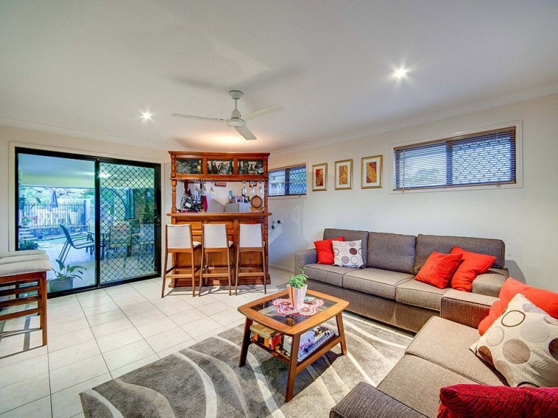 21 Quandong Crescent, Arana Hills QLD 4054