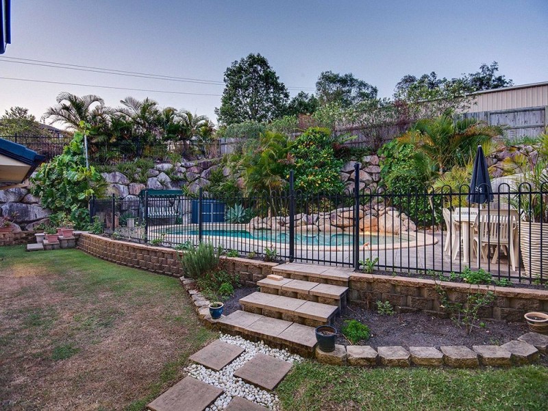 21 Quandong Crescent, Arana Hills QLD 4054