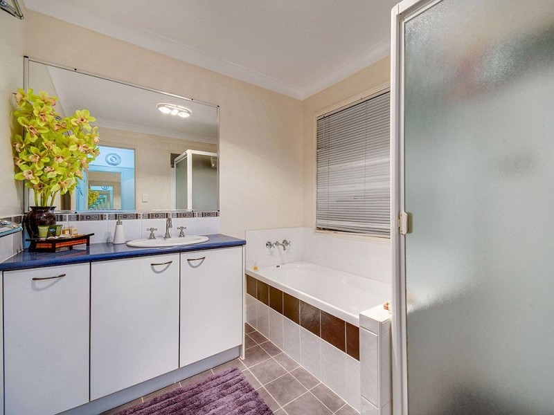 21 Quandong Crescent, Arana Hills QLD 4054