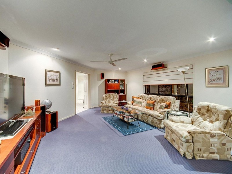 21 Quandong Crescent, Arana Hills QLD 4054