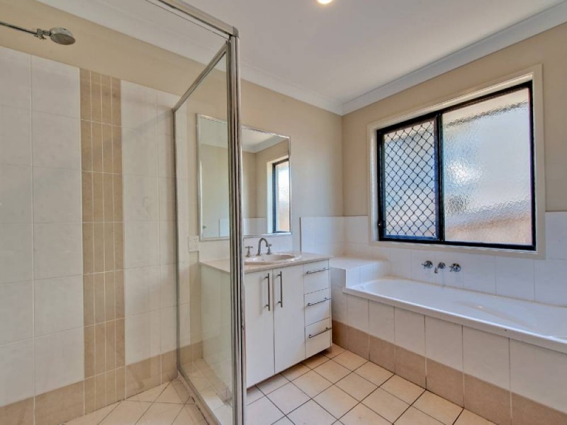 5 Aspect Terrace, Springfield Lakes QLD 4300