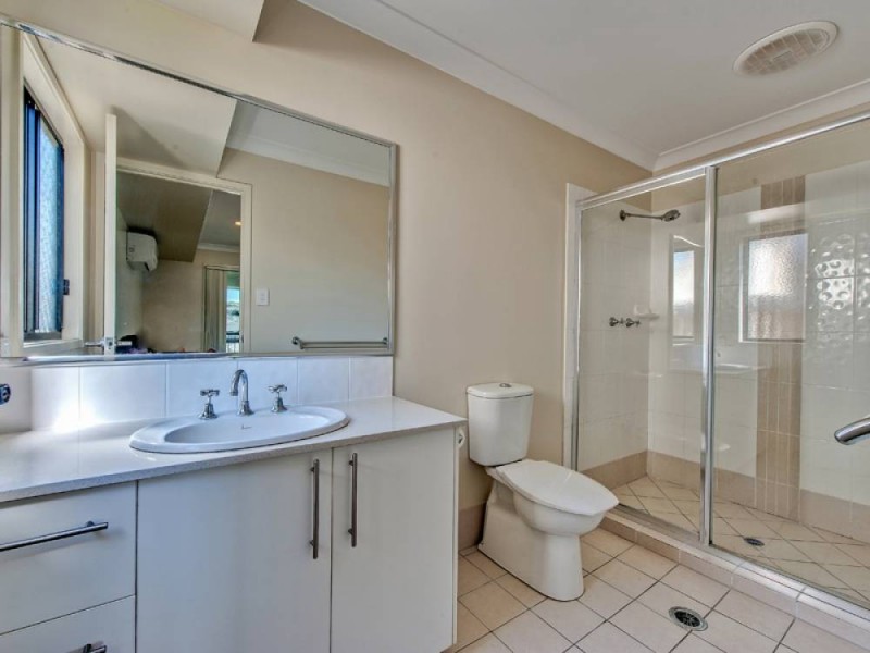 5 Aspect Terrace, Springfield Lakes QLD 4300