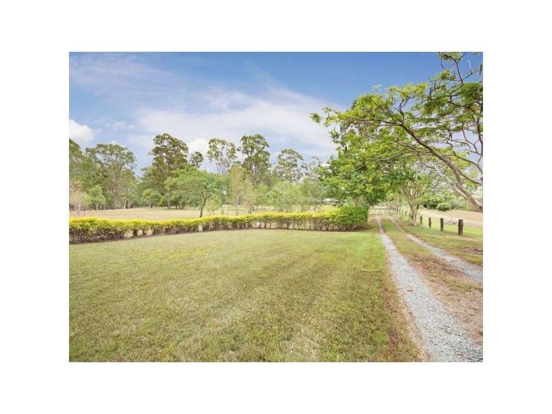 10 Kensleigh Avenue, Bellmere QLD 4510