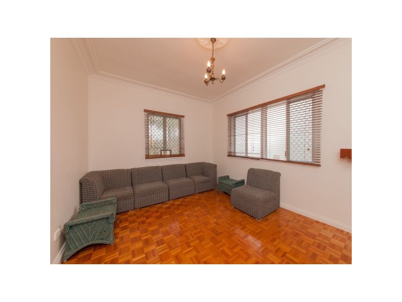 42 Bryden Street, Windsor QLD 4030