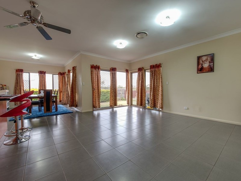 10 Jeff Collins Circuit, Bellbird Park QLD 4300