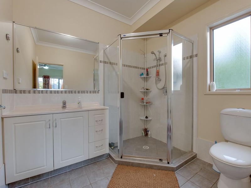 10 Jeff Collins Circuit, Bellbird Park QLD 4300