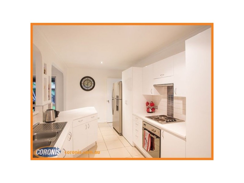 27 Kuringal Drive, Ferny Hills QLD 4055