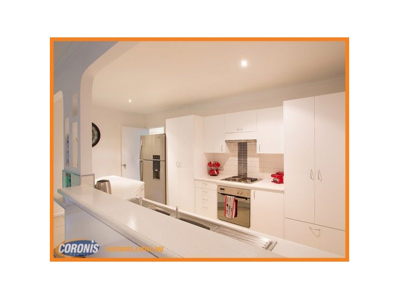 27 Kuringal Drive, Ferny Hills QLD 4055