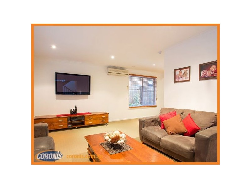 27 Kuringal Drive, Ferny Hills QLD 4055