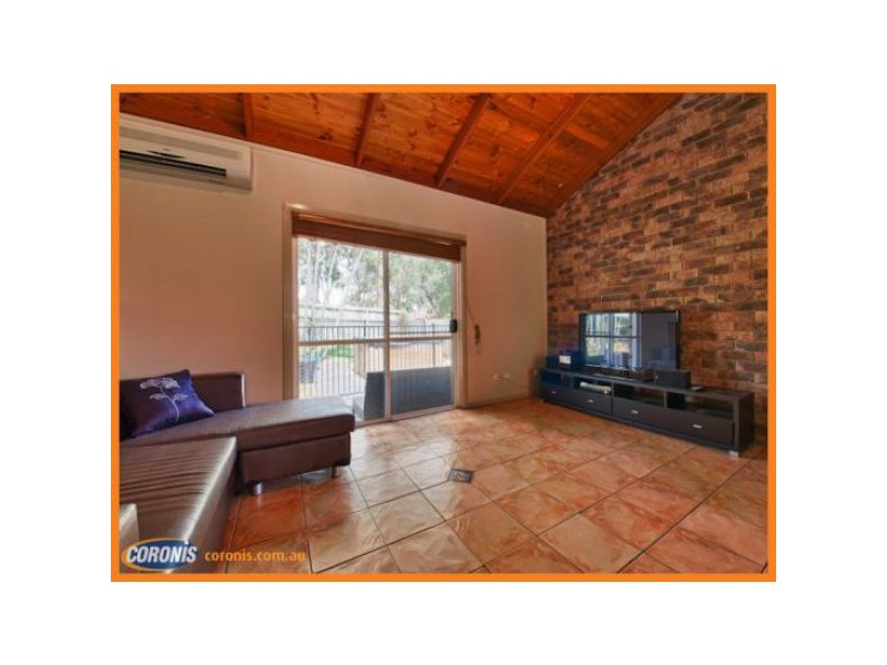 17 Vaucluse Crescent, Petrie QLD 4502