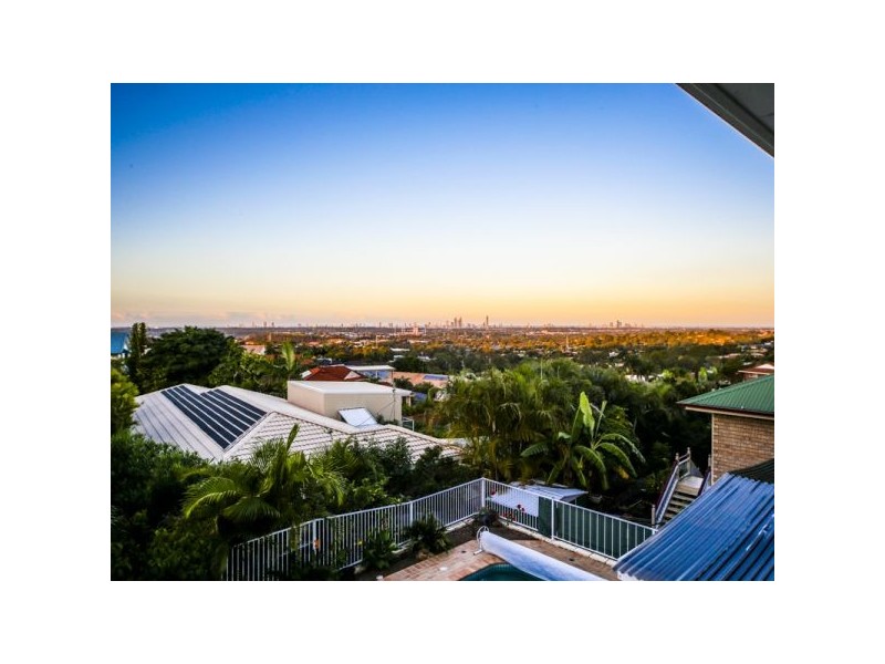 12 Trafalgar St, Highland Park QLD 4211