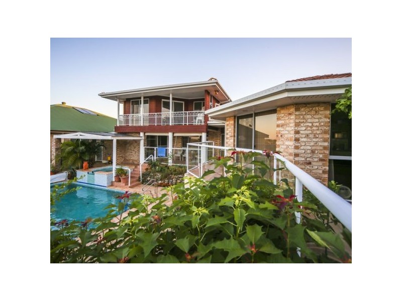 12 Trafalgar St, Highland Park QLD 4211