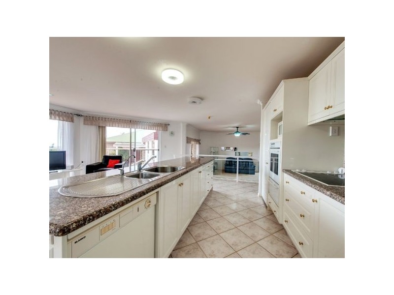 12 Trafalgar St, Highland Park QLD 4211