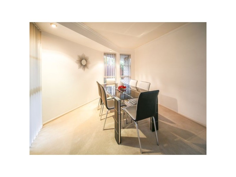 12 Trafalgar St, Highland Park QLD 4211