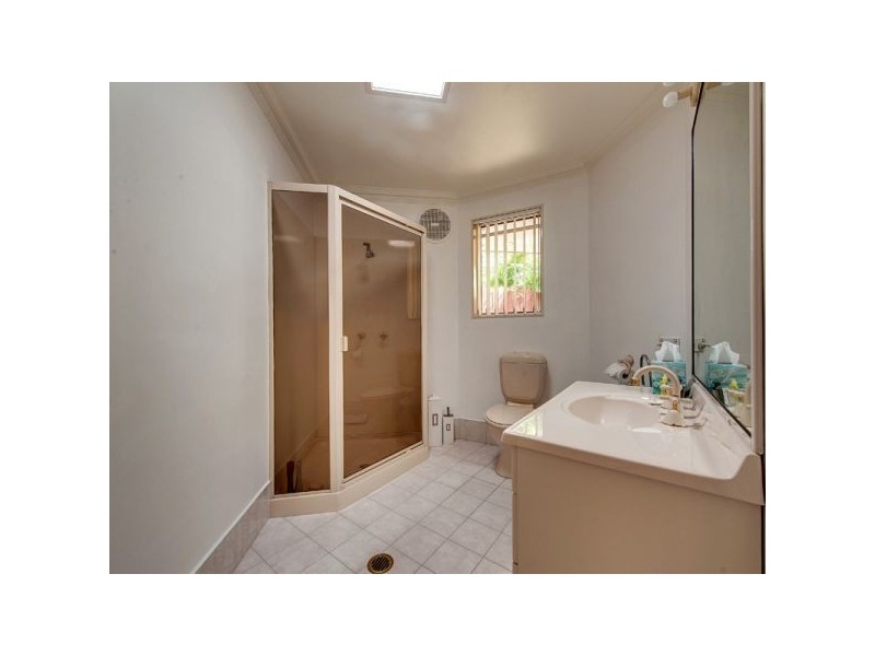 12 Trafalgar St, Highland Park QLD 4211