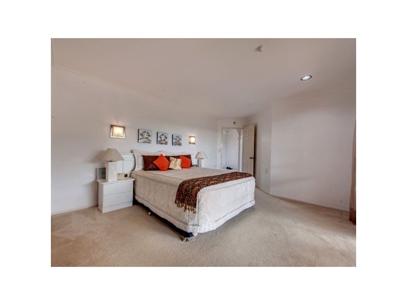 12 Trafalgar St, Highland Park QLD 4211