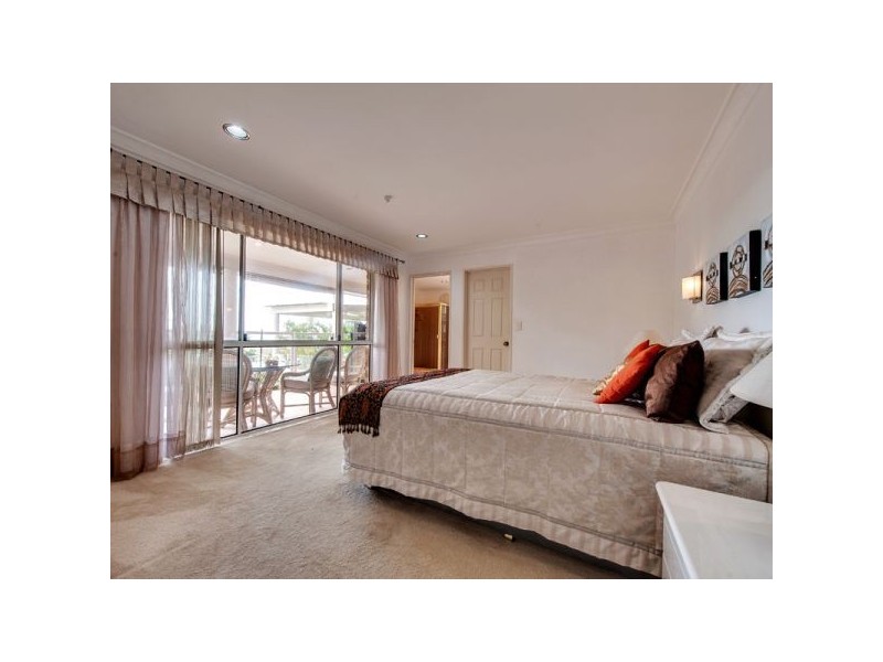 12 Trafalgar St, Highland Park QLD 4211