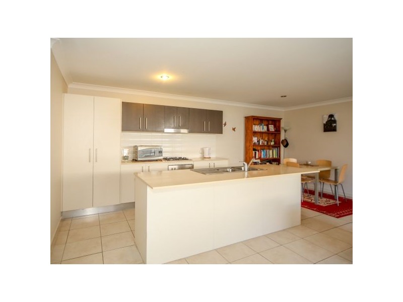 1/2 Henry St, Coomera QLD 4209
