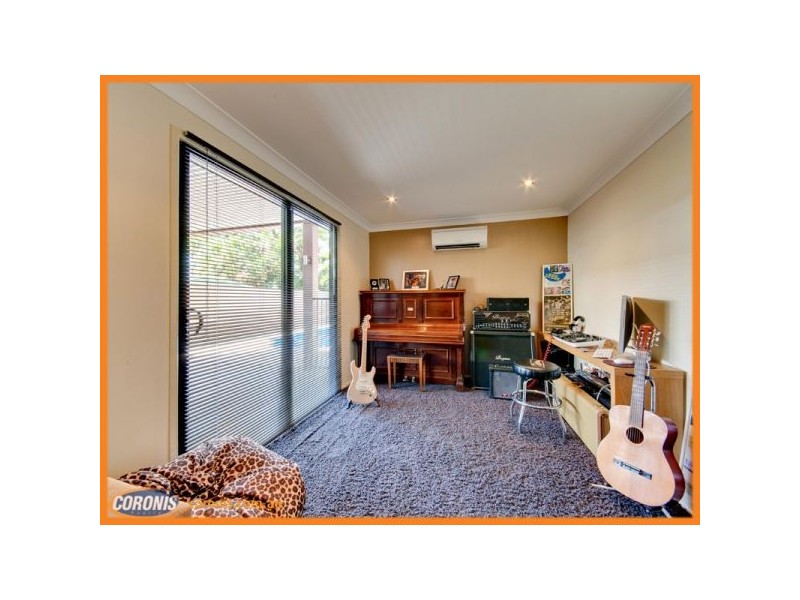 211 Rainbow Street, Sandgate QLD 4017